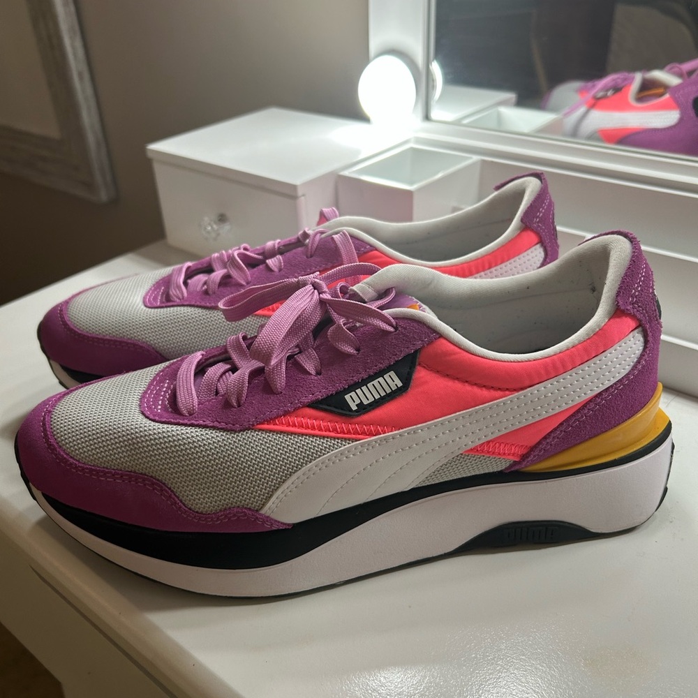 Puma Women's Purple and Pink Sneakers